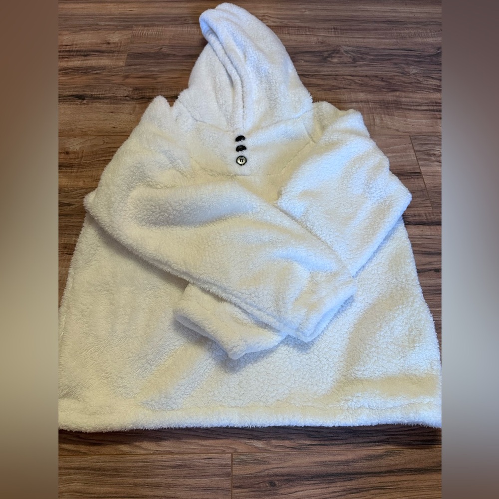 Cozy White Fleece Hoodie size XL